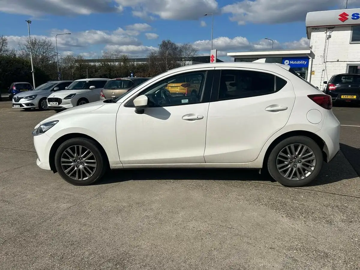 2022-mazda-mazda2-15-e-skyactiv-g-gt-sport-big-3