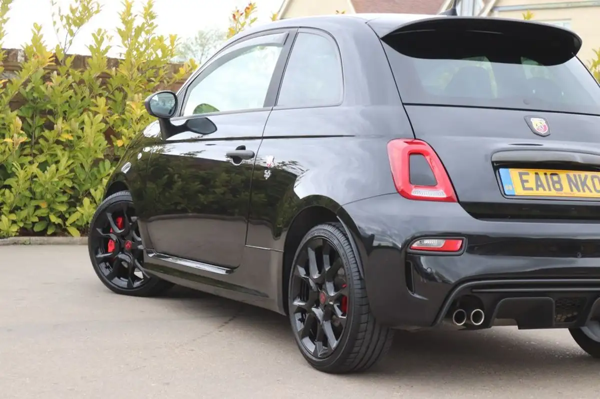 2018-abarth-595-14-tjet-competizione-big-18