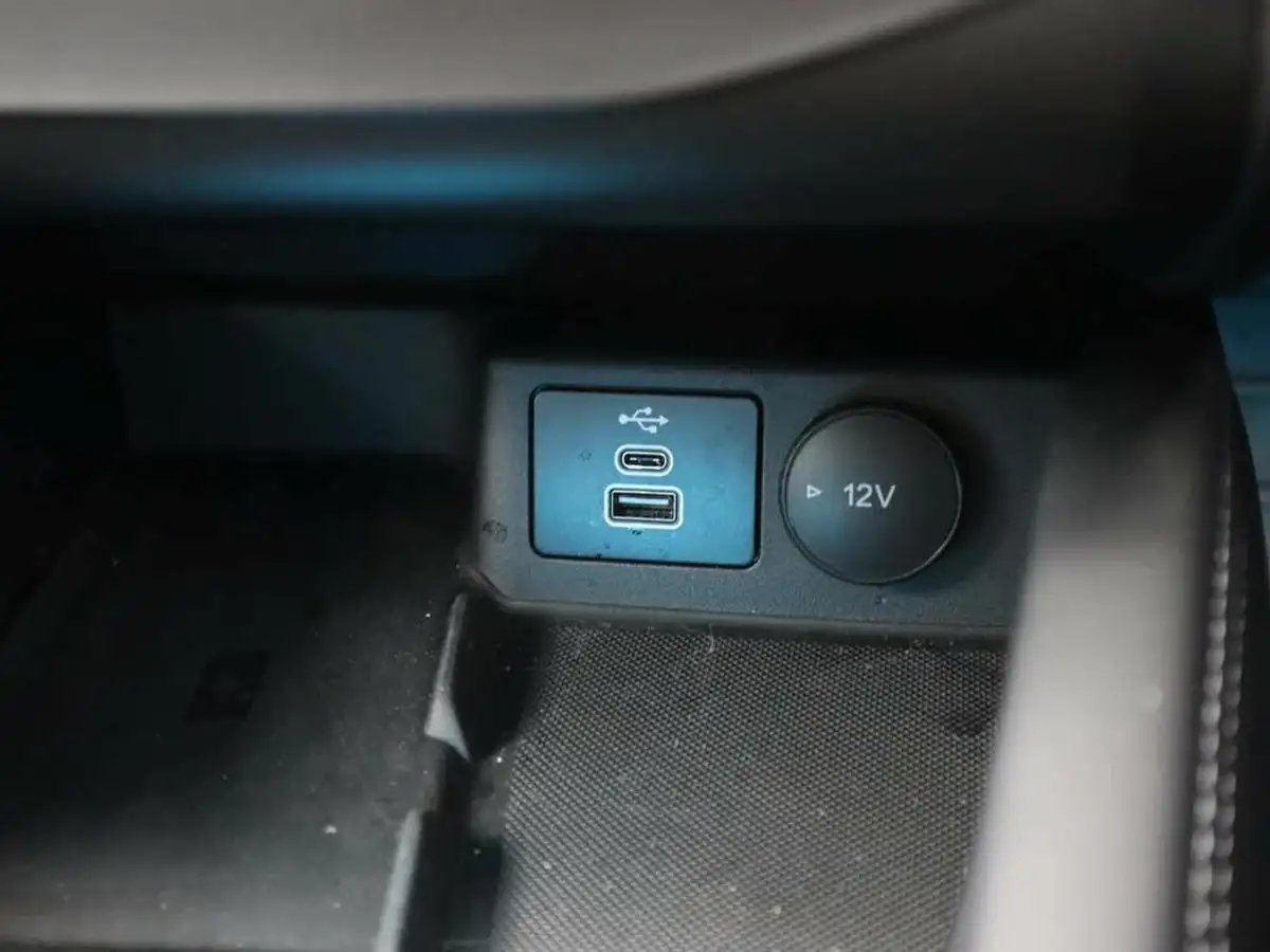 2023-ford-focus-10t-titanium-x-125ps-hybrid-mhev-estate-powershift-big-32