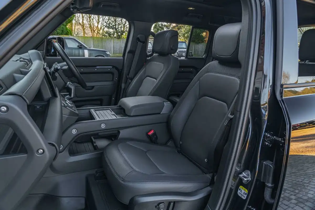 2023-land-rover-110-defender-30-d300-x-dynamic-hse-big-31
