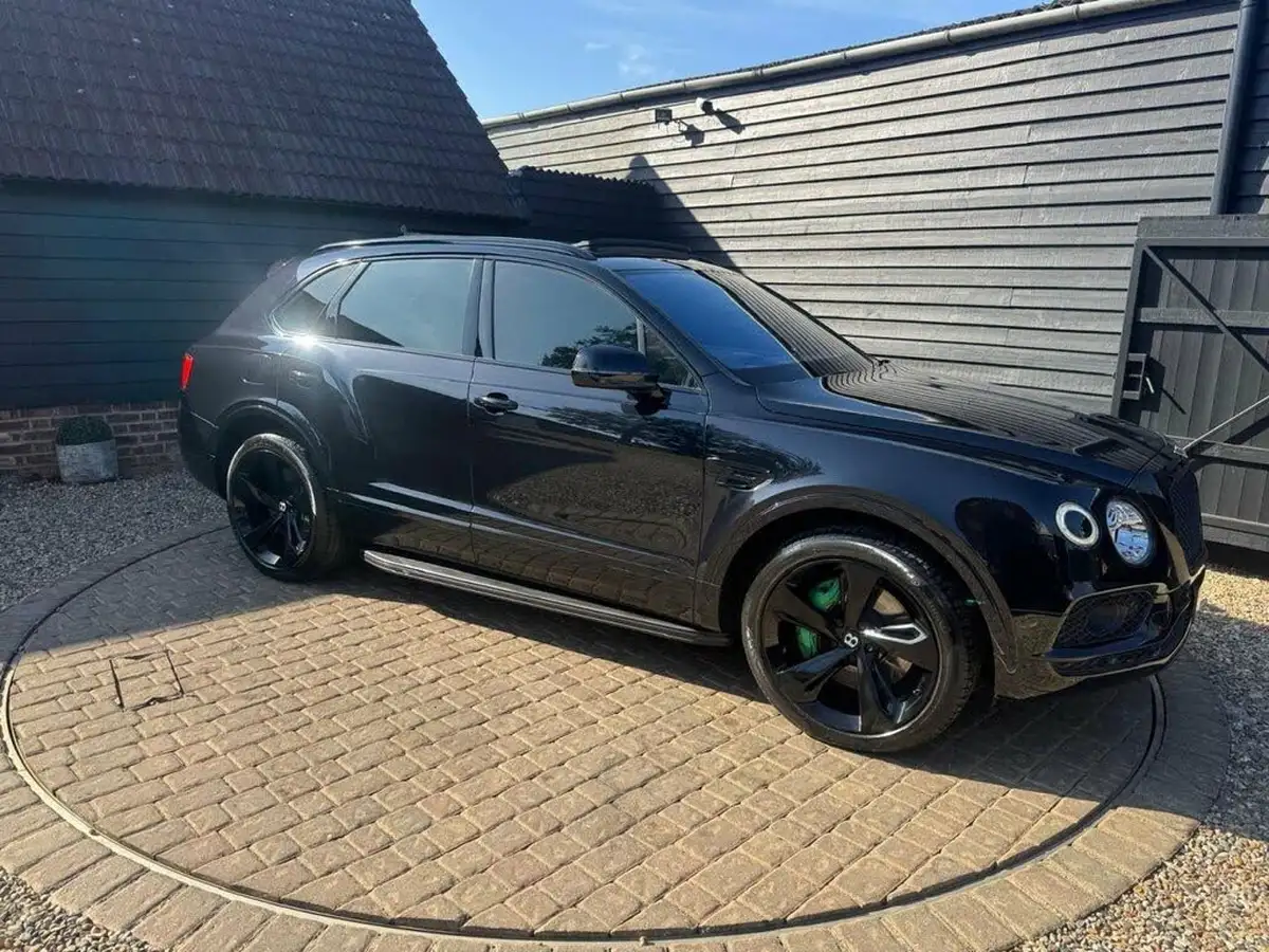 2016-bentley-bentayga-60-w12-big-5