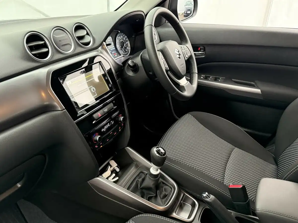 2023-suzuki-vitara-14-boosterjet-sz-t-big-2