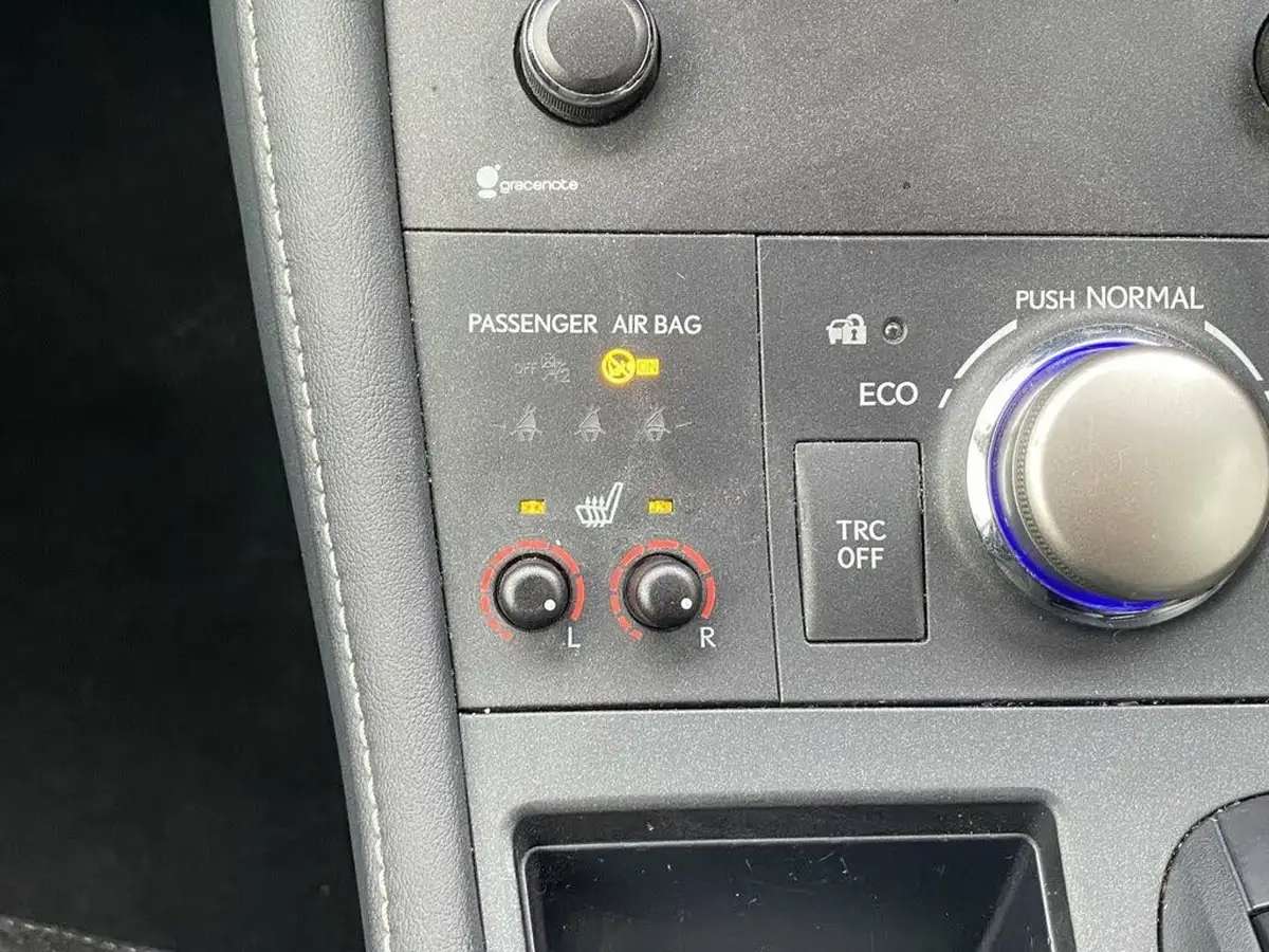 2014-lexus-ct-200h-18-advance-big-34