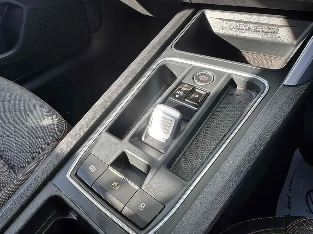 2021-seat-leon-14-e-hybrid-fr-hatchback-big-29