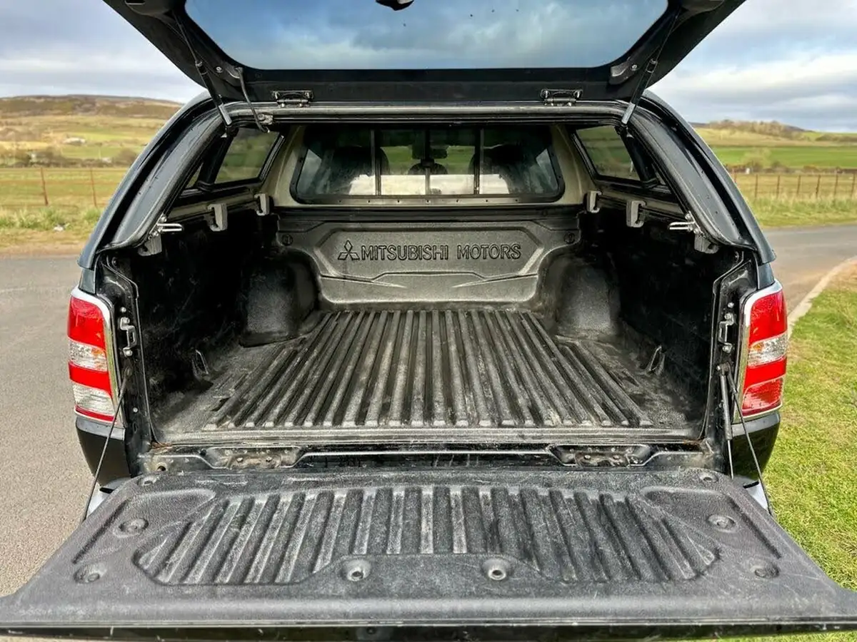 2018-mitsubishi-l200-24di-d-barbarian-eu6-big-19