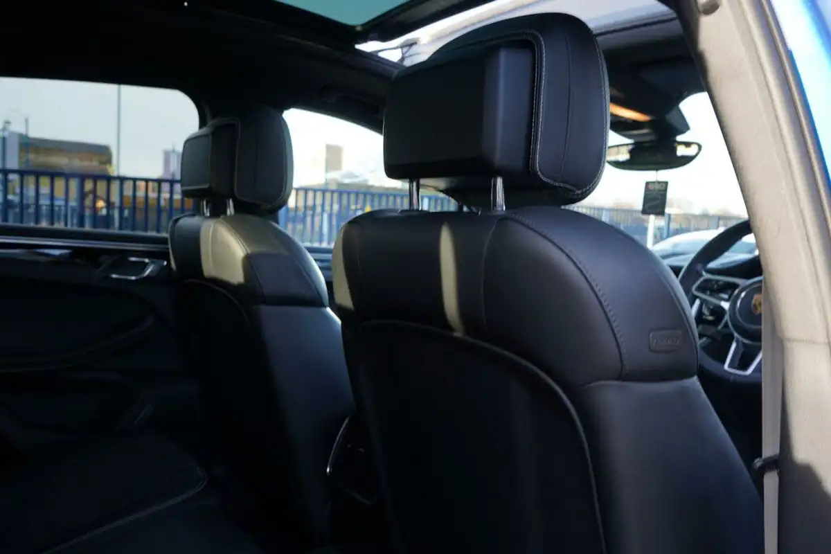2016-porsche-macan-30-gts-big-26