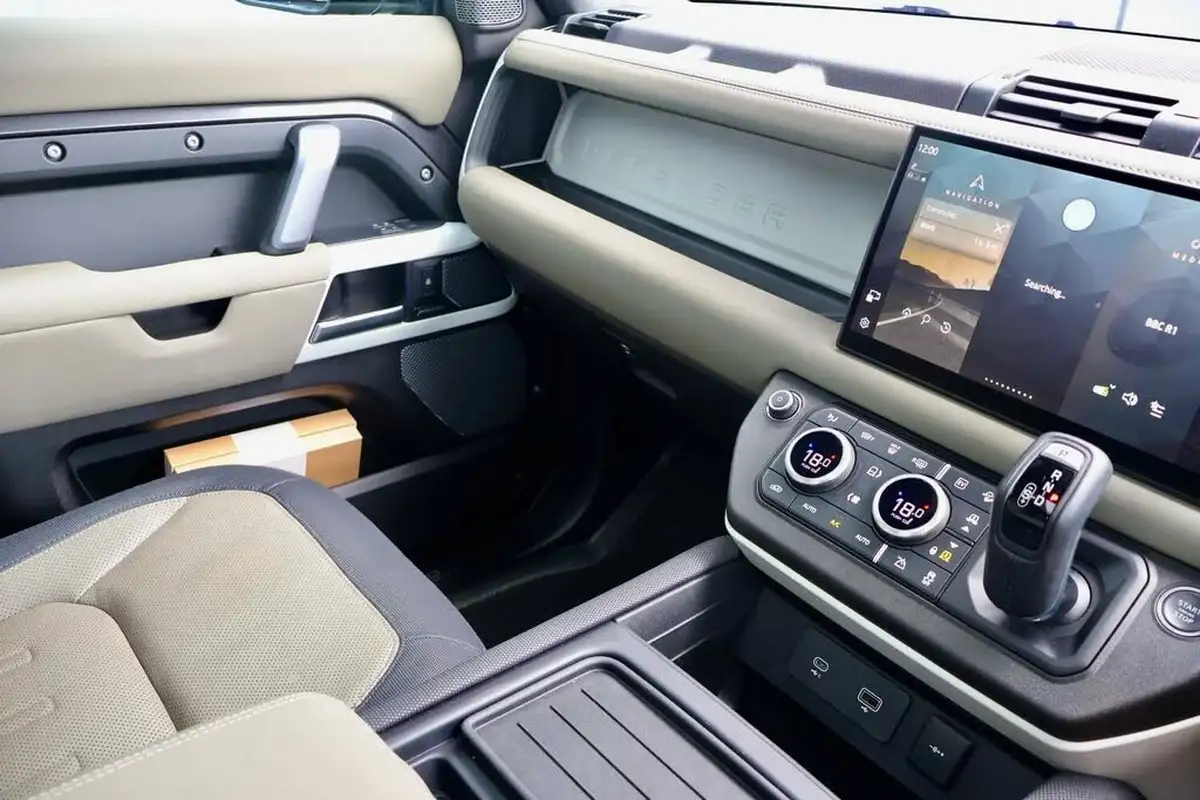2021-land-rover-110-defender-20-p400e-x-dynamic-se-big-14