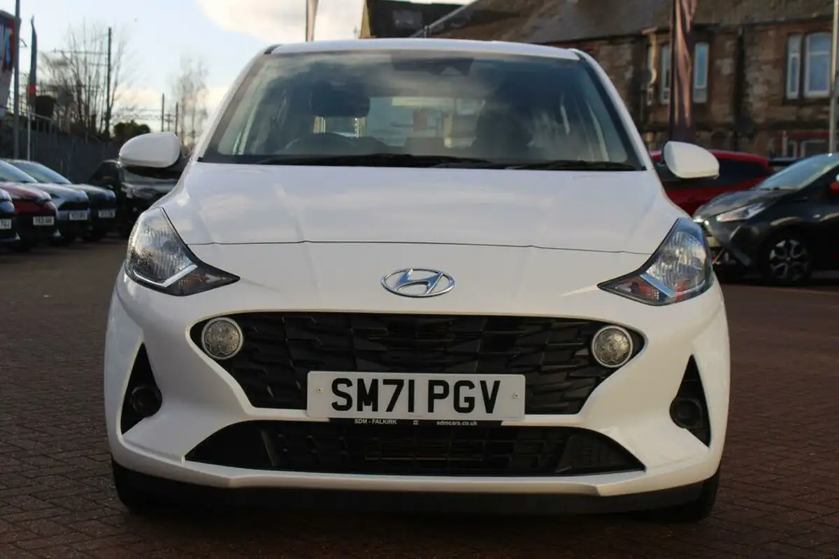 2022-hyundai-i10-12-se-connect-auto-big-1