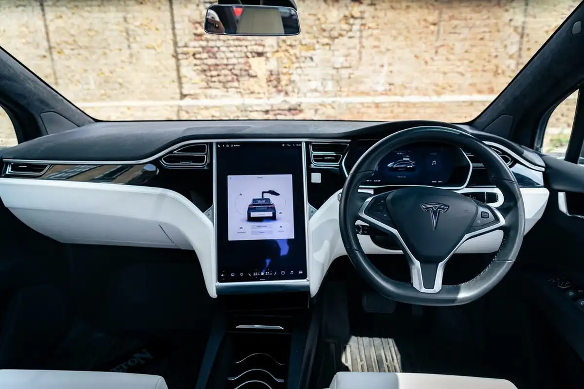 2017-tesla-model-x-e-p100d-big-9