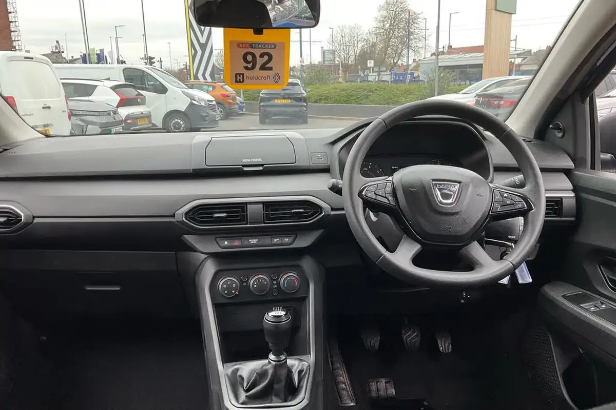 2021-dacia-sandero-10-tce-essential-90bhp-big-2