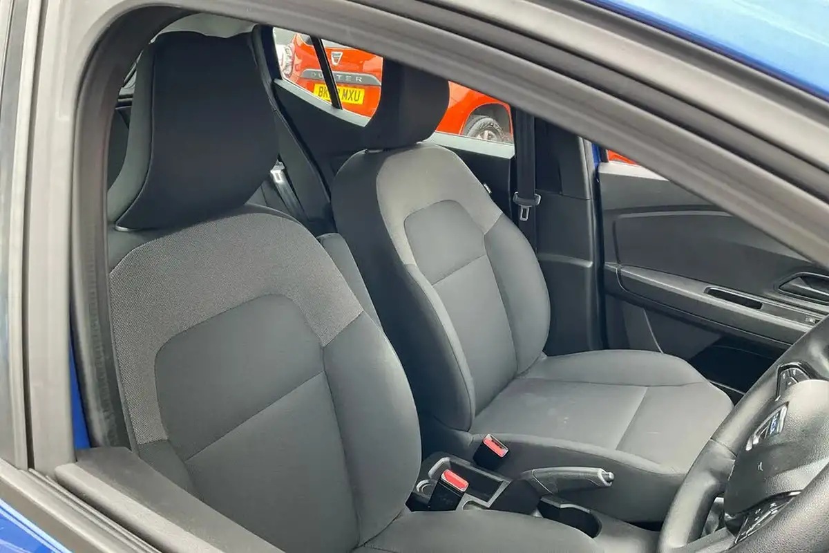 2021-dacia-sandero-10-tce-essential-90bhp-big-30