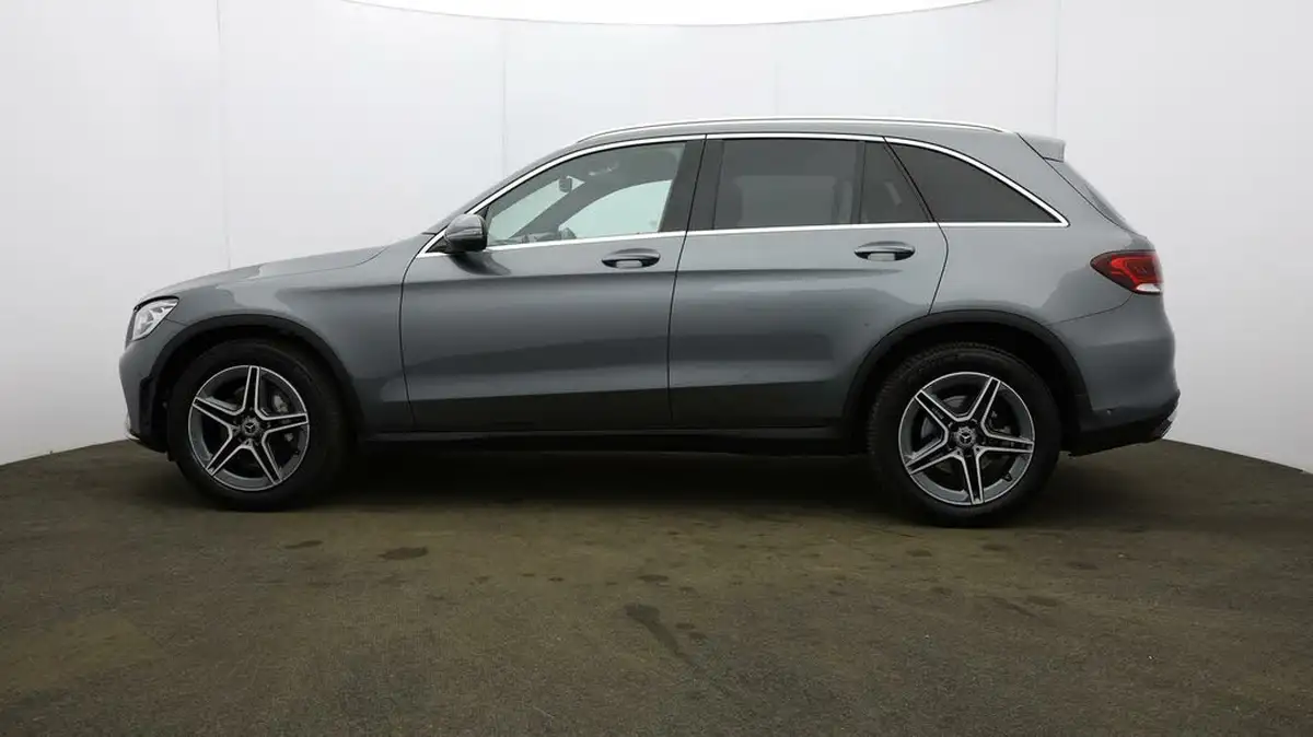 2021-mercedes-benz-glc-class-20d-glc220d-amg-line-station-wagon-5d-1950cc-4matic-plus-big-3