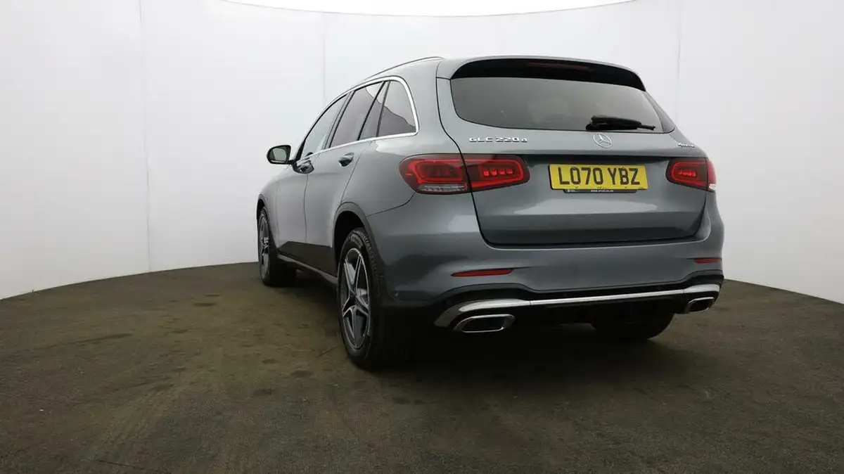 2021-mercedes-benz-glc-class-20d-glc220d-amg-line-station-wagon-5d-1950cc-4matic-plus-big-25