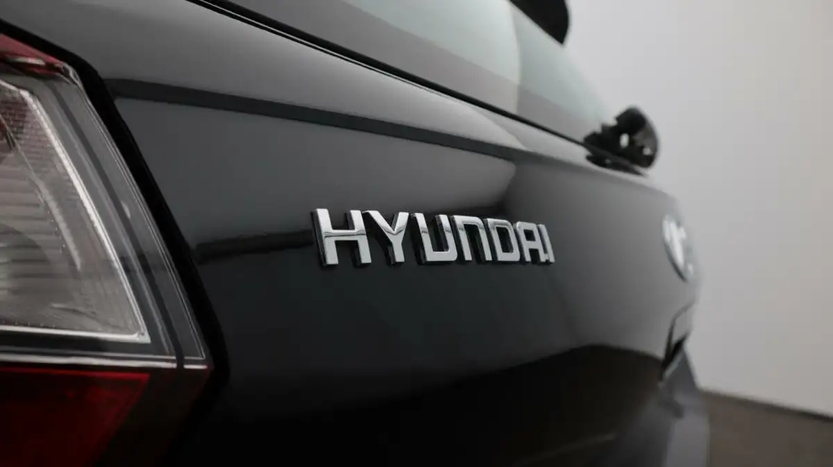 2023-hyundai-i10-10-se-big-21