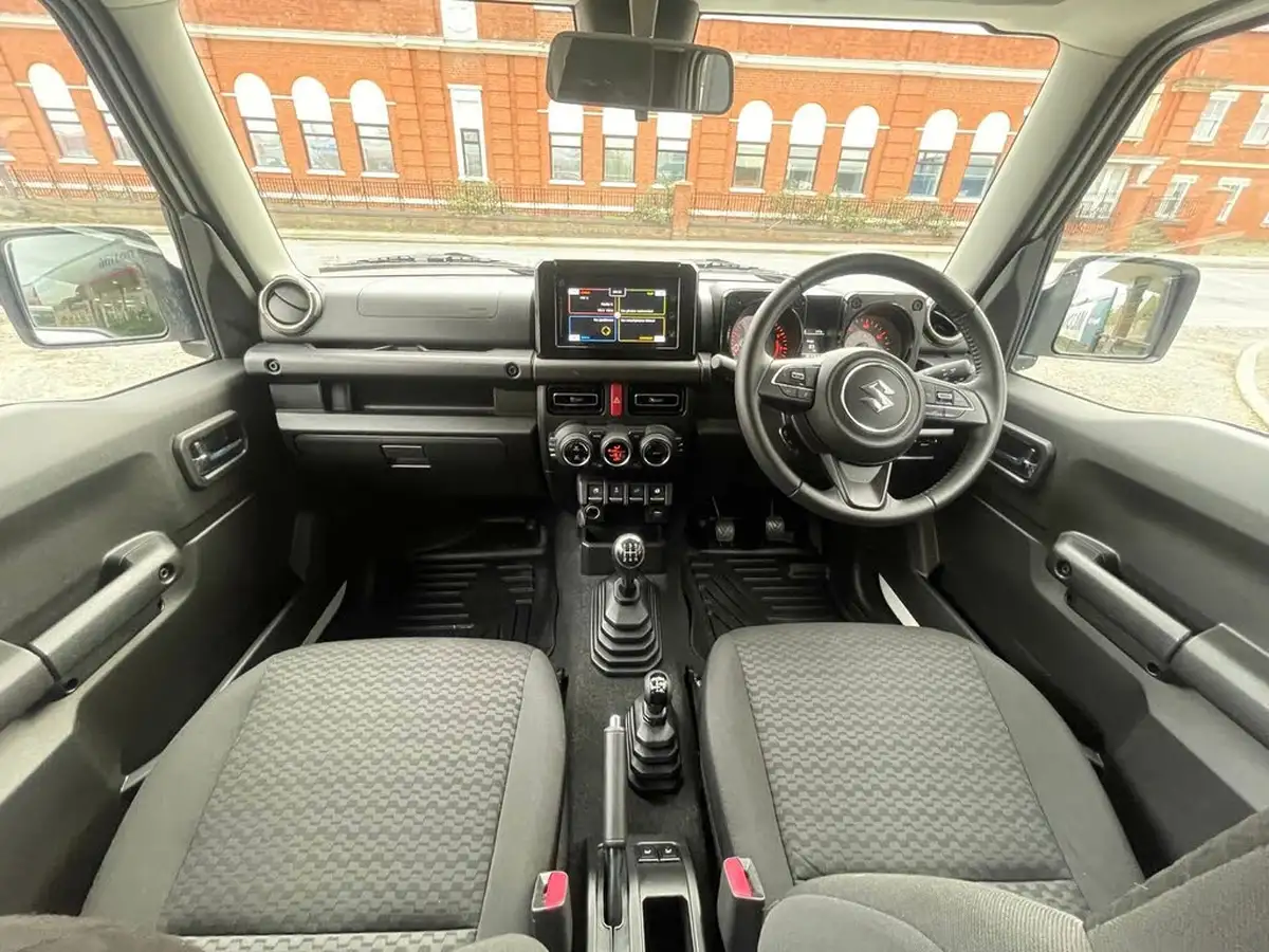 2019-suzuki-jimny-15-sz5-big-13