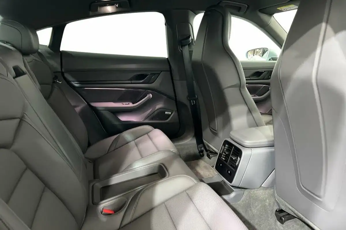 2021-porsche-taycan-e-4s-571ps-performance-battery-plus-big-9