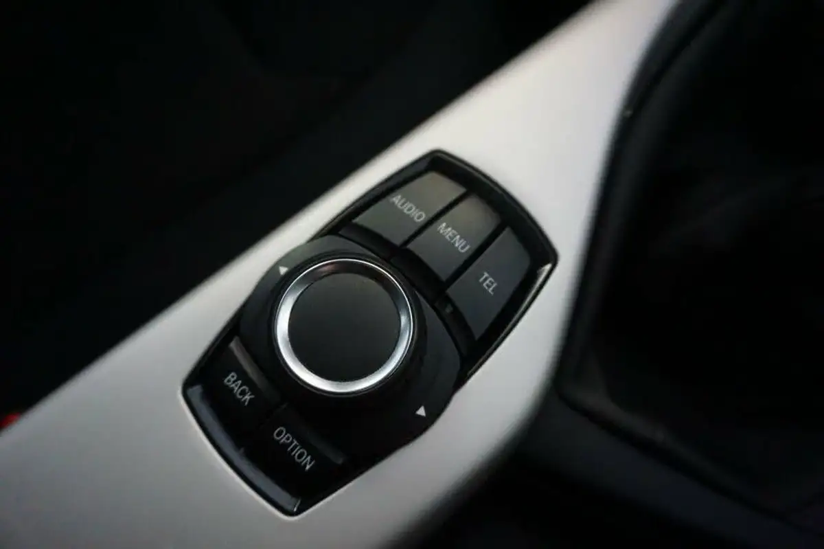 2013-bmw-1-series-16-114i-se-ss-5d-big-21