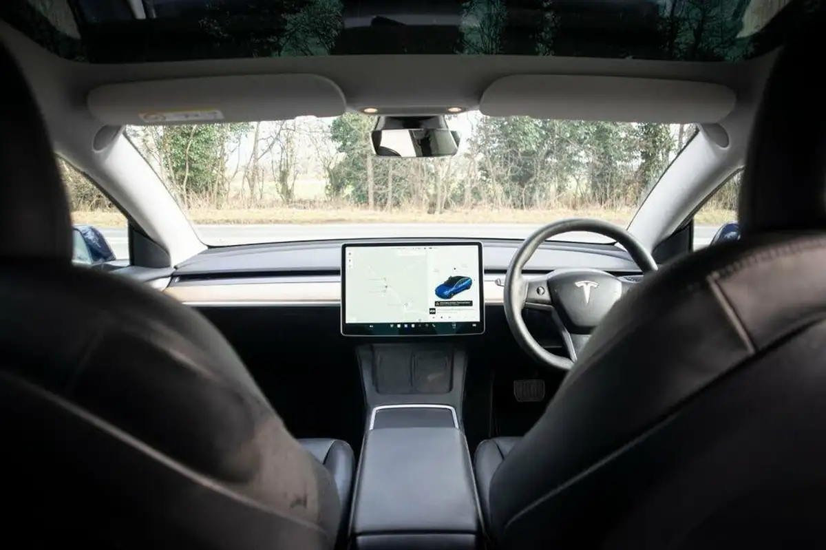 2021-tesla-model-3-e-standard-plus-big-2
