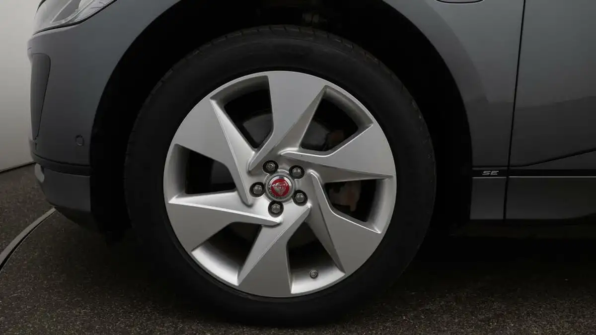 2019-jaguar-i-pace-ev400-se-big-18