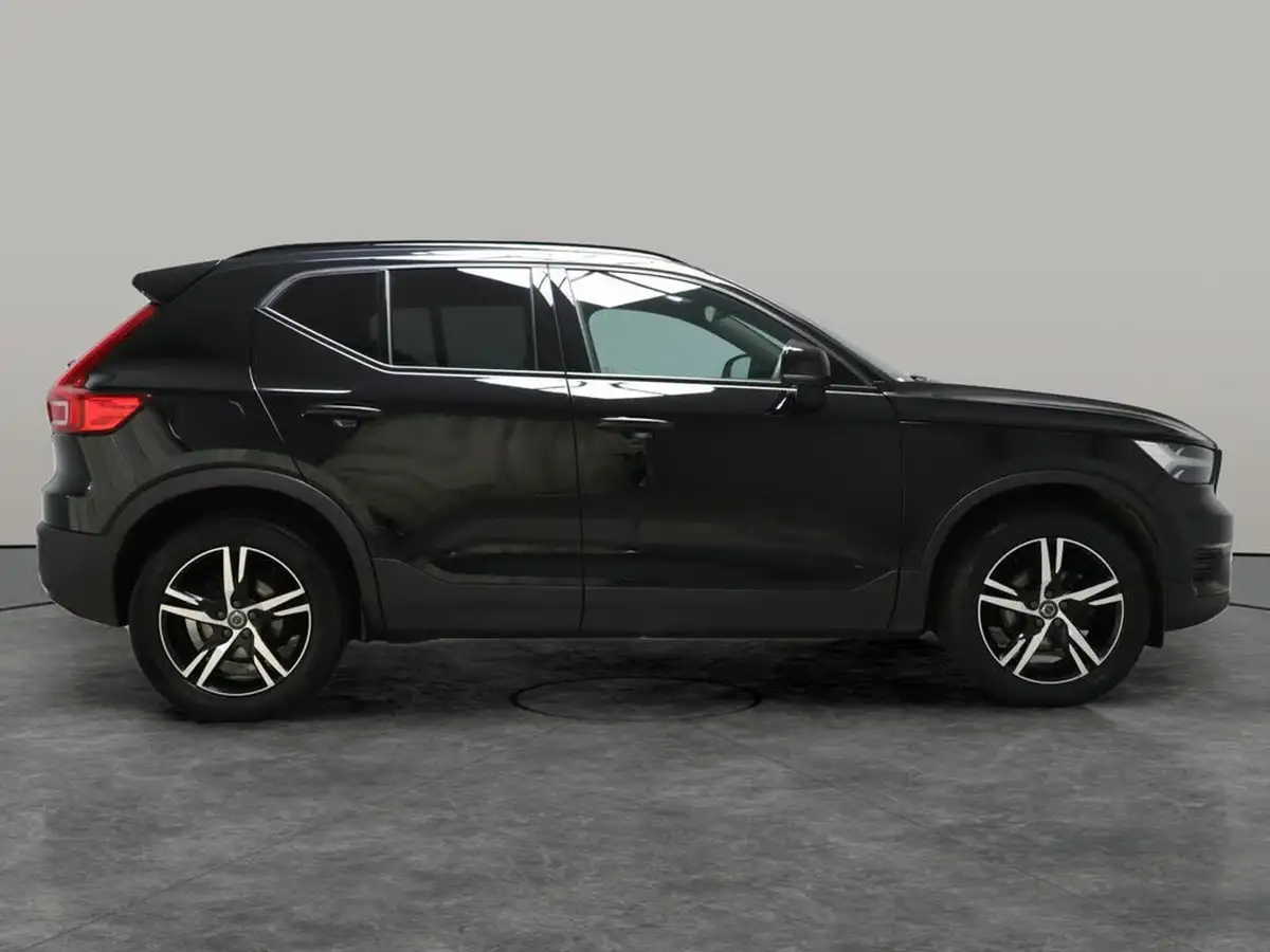 2022-volvo-xc40-15-t3-r-design-auto-big-5