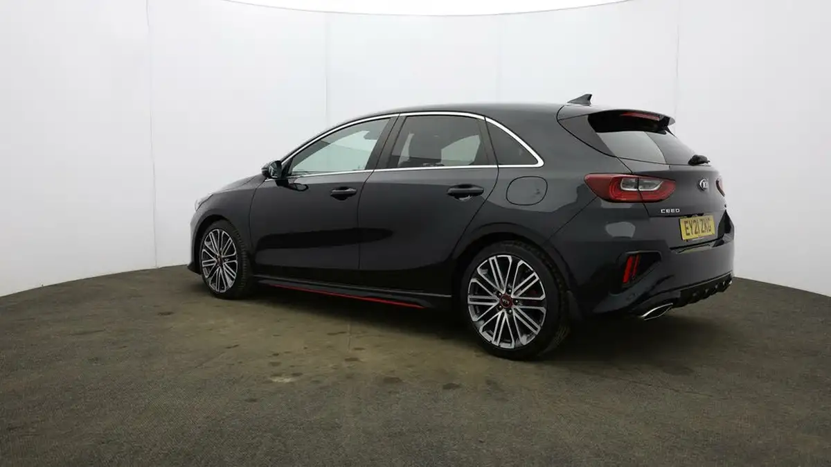 2021-kia-ceed-16-t-gdi-gt-dct-big-4