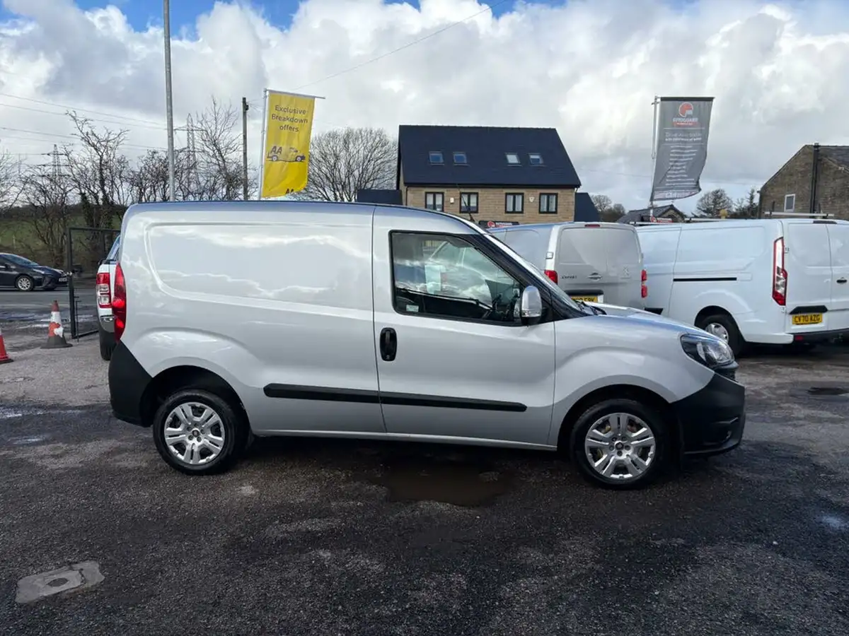 2022-fiat-doblo-cargo-16jtd-l1h1-tecnico-panel-van-big-4