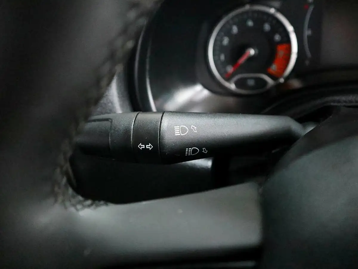 2021-jeep-renegade-10-gse-night-eagle-big-28