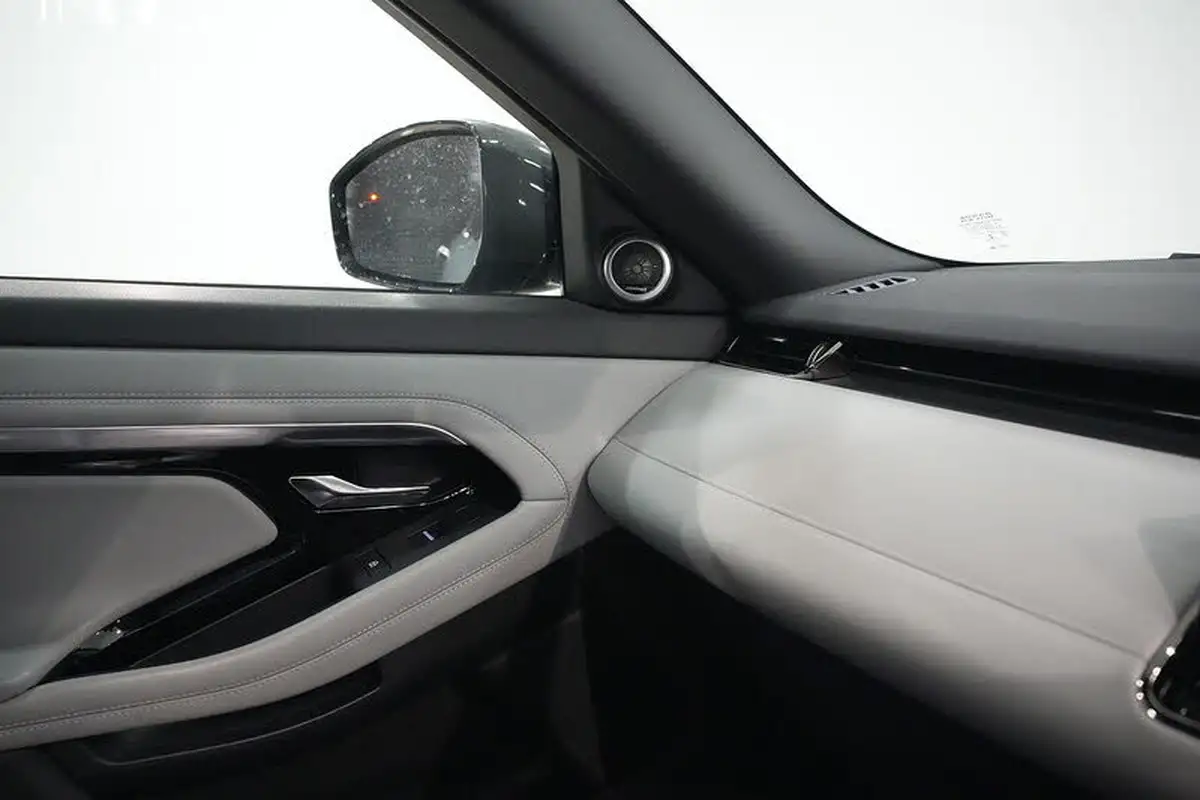 2022-land-rover-range-rover-evoque-15-p300e-r-dynamic-hse-big-47