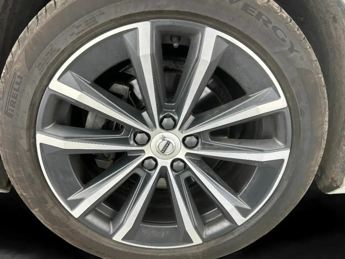 2022-volvo-v60-20-b3-momentum-161bhp-big-9