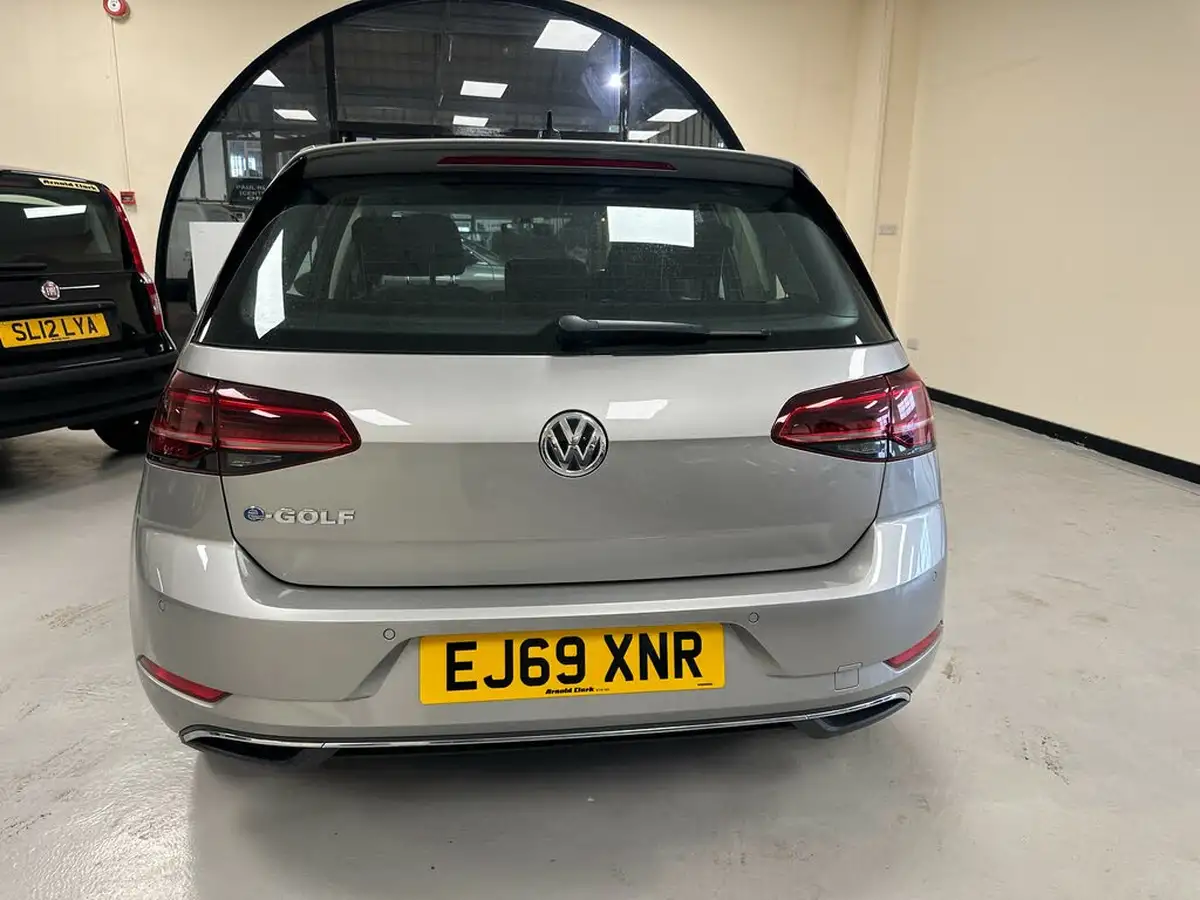 2019-volkswagen-golf-e-e-golf-big-1