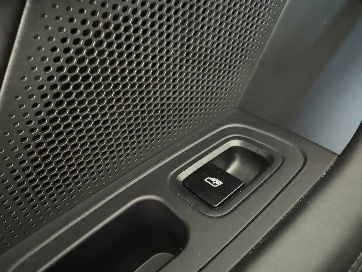 2021-porsche-taycan-e-4s-571ps-performance-battery-plus-big-10