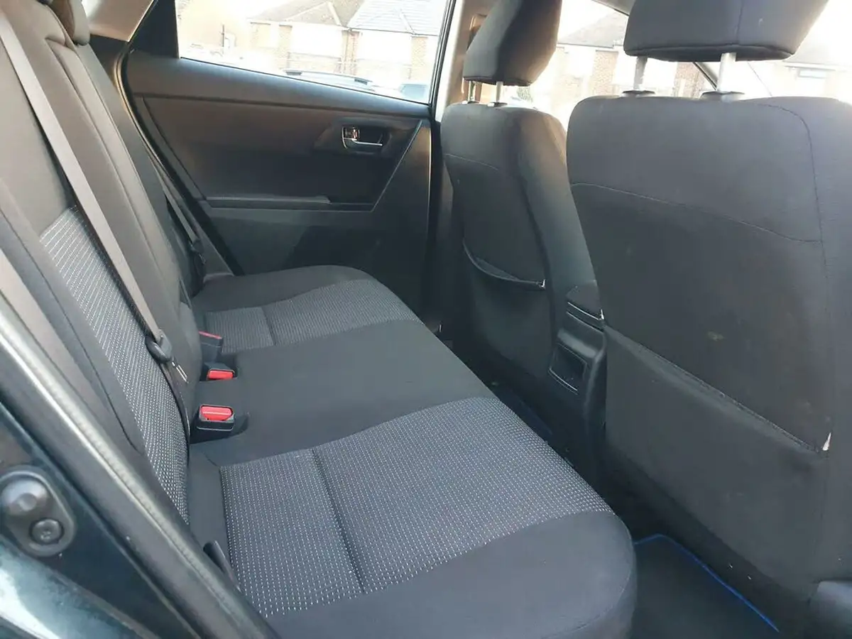 2014-toyota-auris-18-vvt-i-hsd-icon-estate-big-23