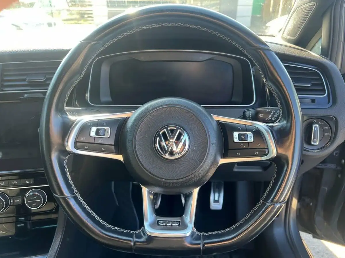 2018-volkswagen-golf-20tdi-gtd-hatchback-5d-big-7