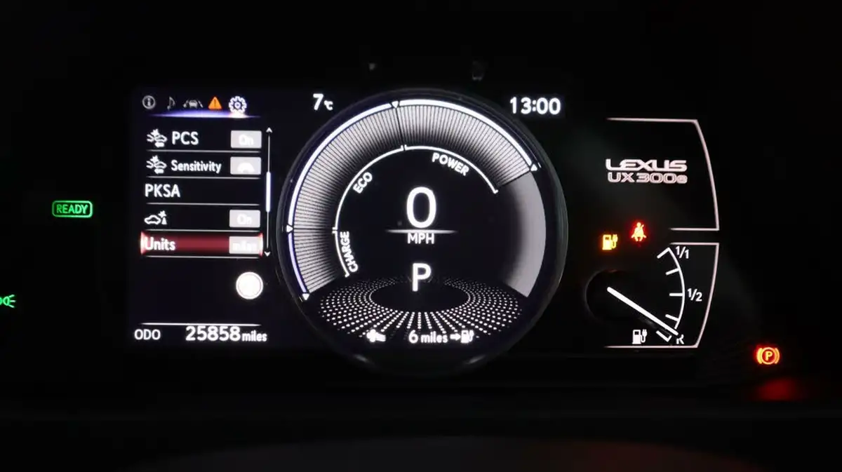 2021-lexus-ux-300e-e-ux-big-10