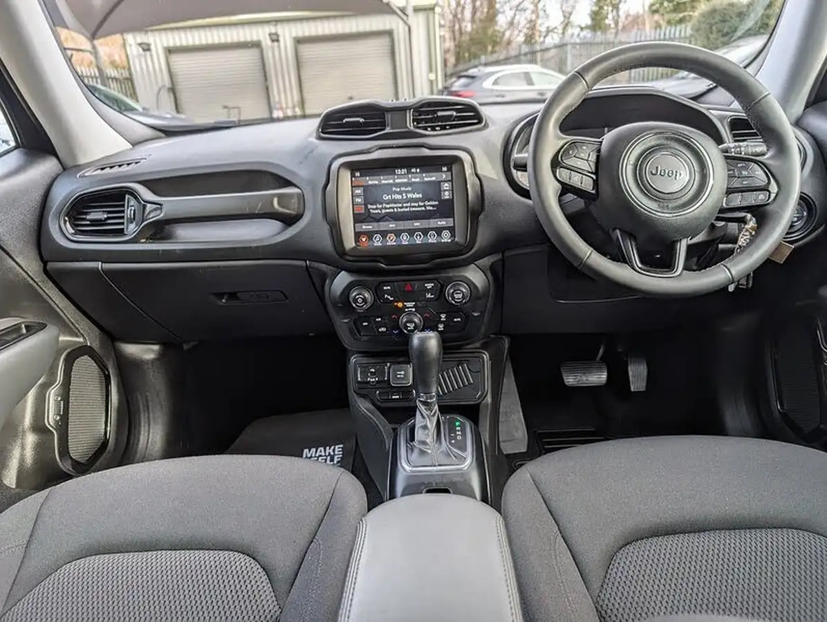 2021-jeep-renegade-13-gse-night-eagle-big-20