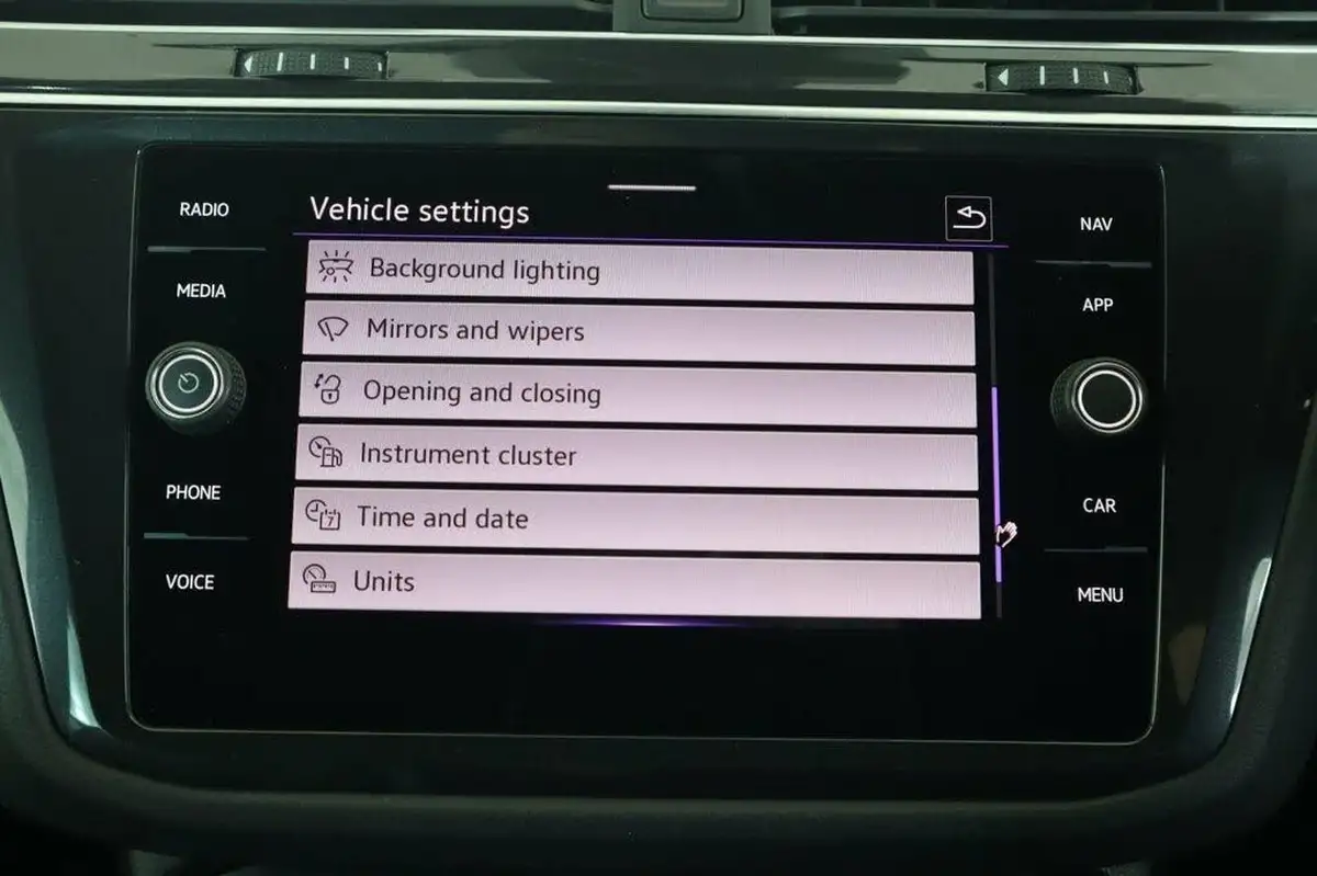 2021-volkswagen-tiguan-15-tsi-r-line-big-54