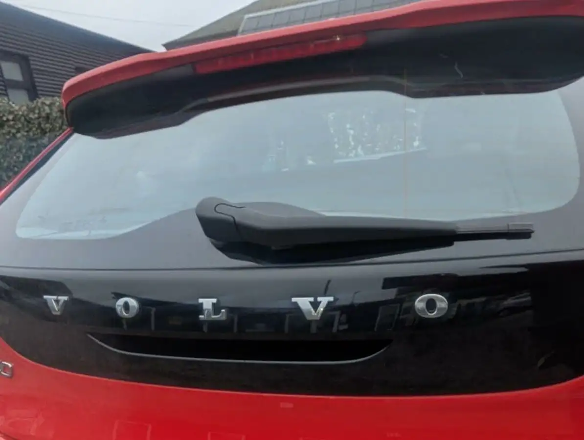 2017-volvo-v40-15-t3-inscription-big-32