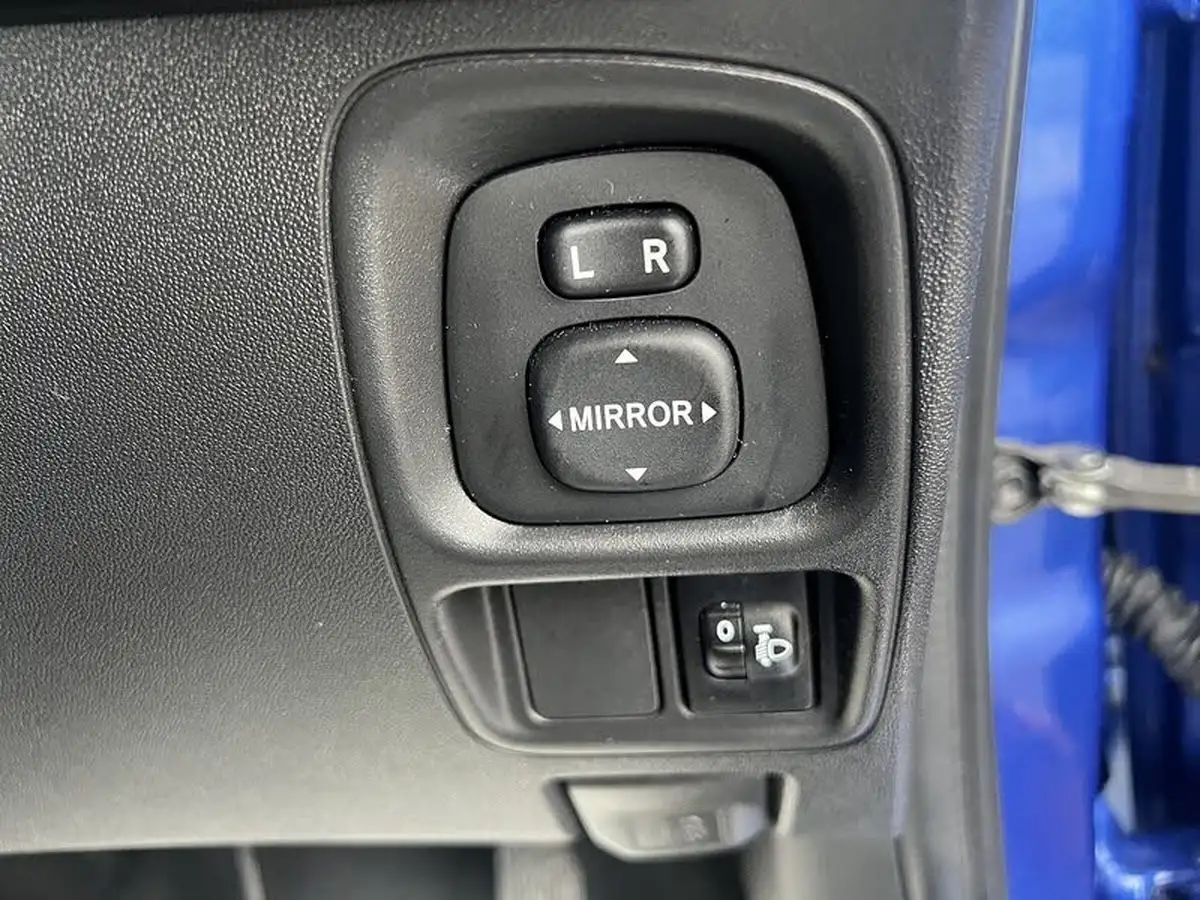 2019-peugeot-108-10-collection-hatchback-big-16