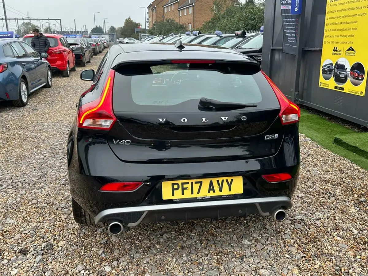 2017-volvo-v40-20td-d2-r-design-nav-plus-big-14