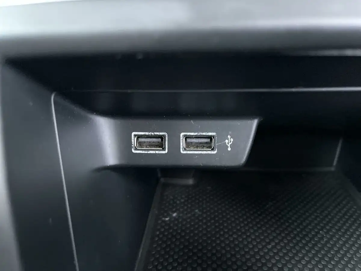 2019-volkswagen-polo-10-tsi-sel-big-44