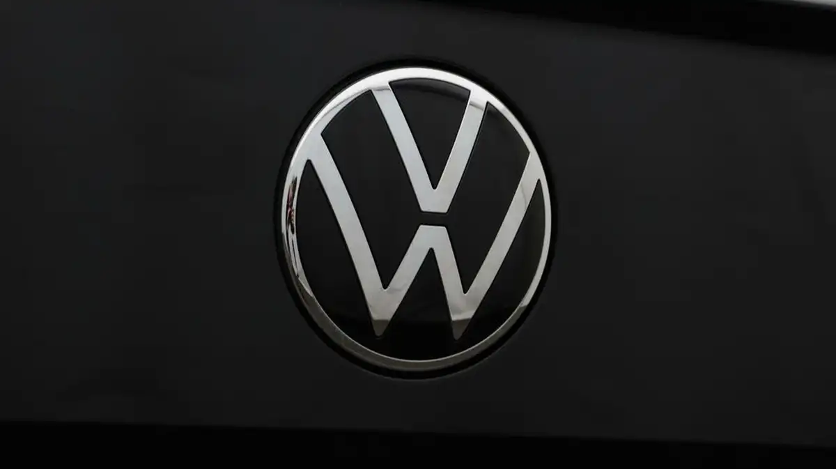 2023-volkswagen-t-roc-15-tsi-r-line-hatchback-5d-big-21