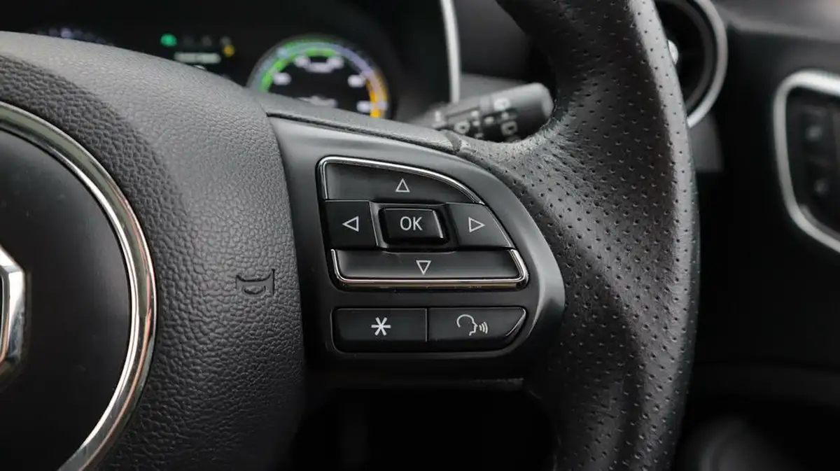 2021-mg-zs-suv-e-exclusive-ev-big-25