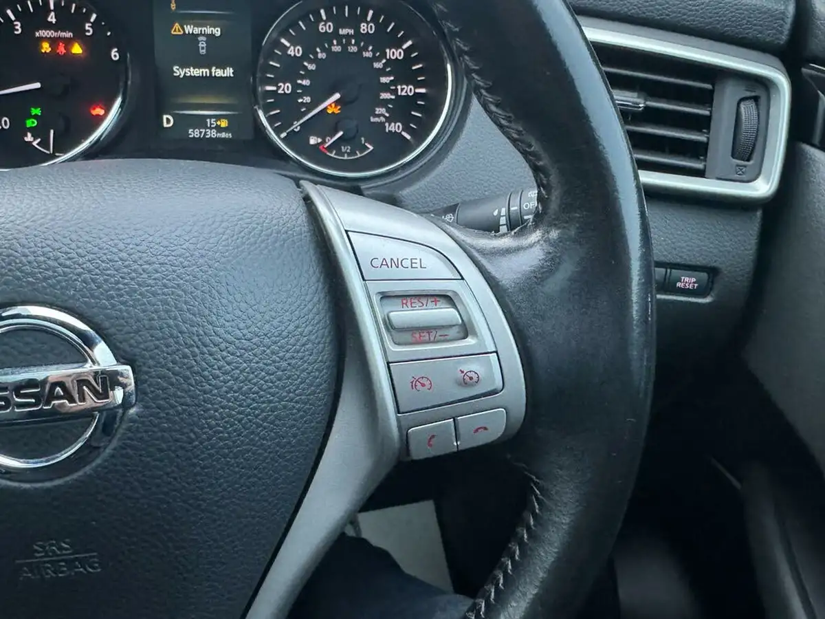2017-nissan-qashqai-12-dig-t-n-vision-18in-xtronic-cvt-big-28