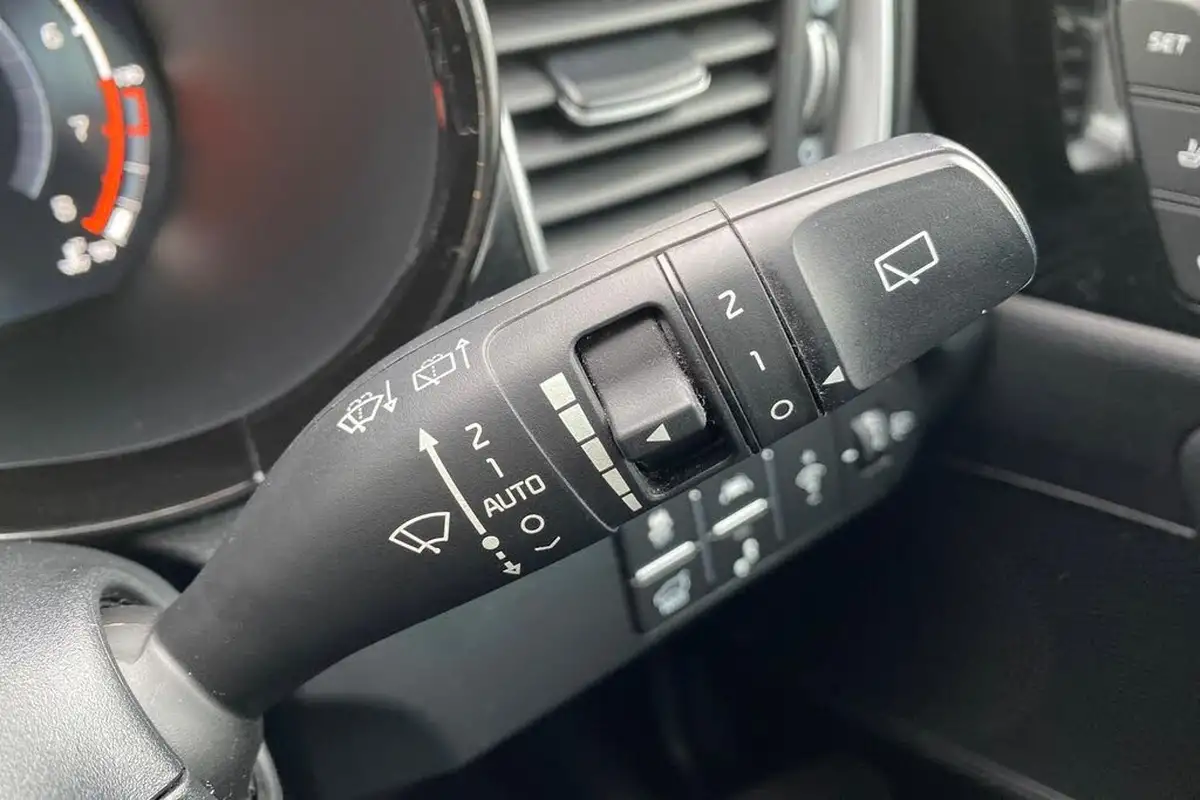 2021-kia-xceed-15-t-gdi-4-dct-big-30