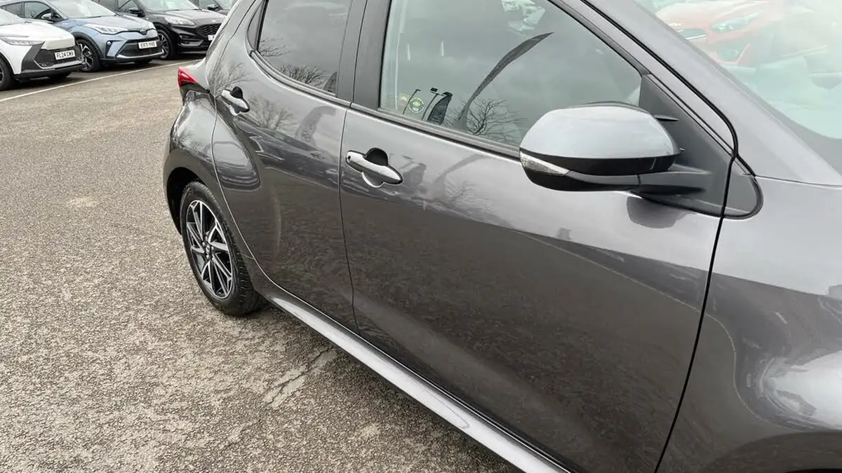 2023-toyota-yaris-15-vvt-i-design-big-37