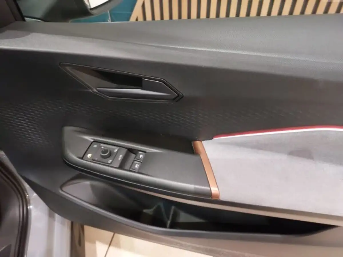 2023-cupra-born-e-v1-204ps-big-9