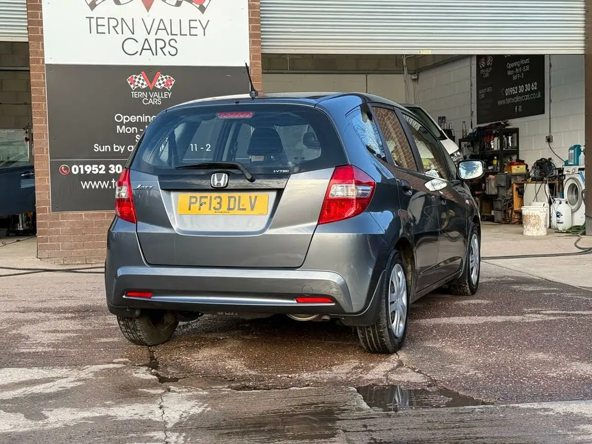 2013-honda-jazz-12-s-big-38
