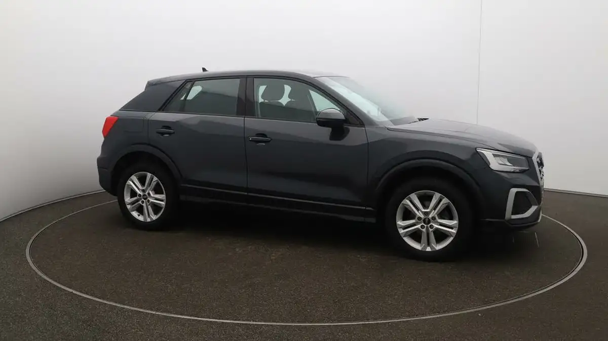 2022-audi-q2-10-30-tfsi-sport-big-37