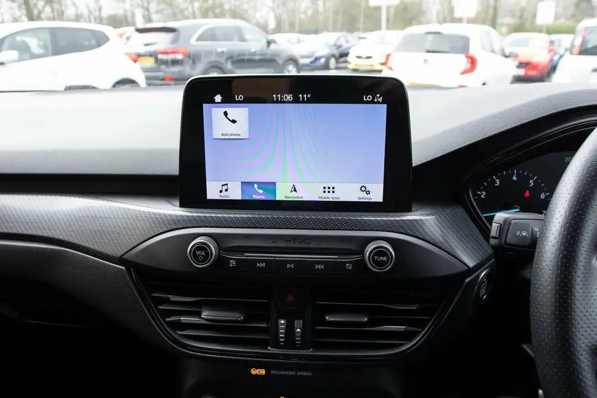 2019-ford-focus-15t-st-line-x-182ps-hatchback-big-25