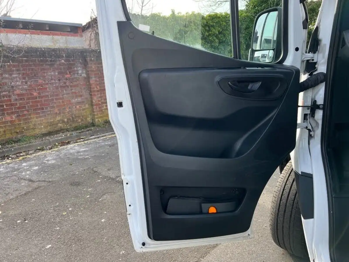 2020-mercedes-benz-sprinter-21cdi-314-l2h1-panel-van-rwd-eco-gear-360-big-40
